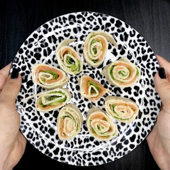 Wrap au saumon, chèvre et roquette