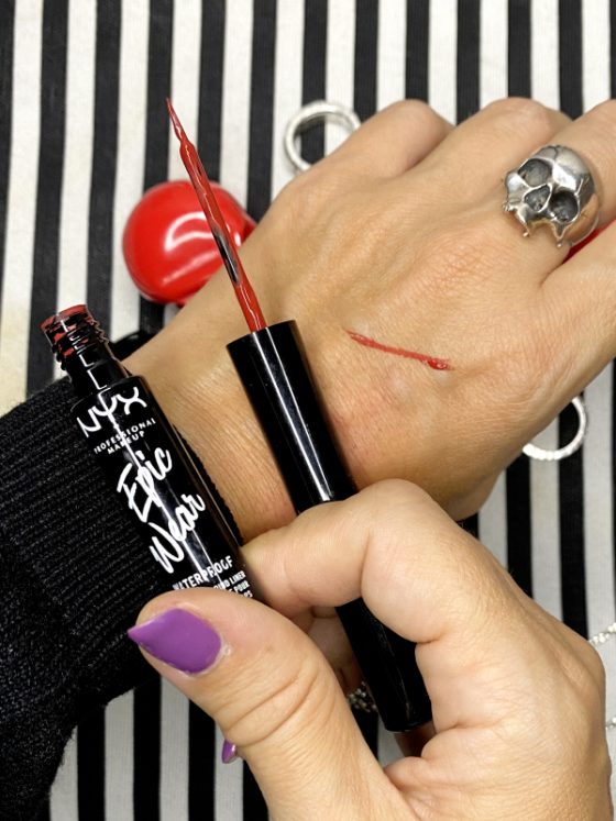 eyeliner epic wear rouge maquillage nyx