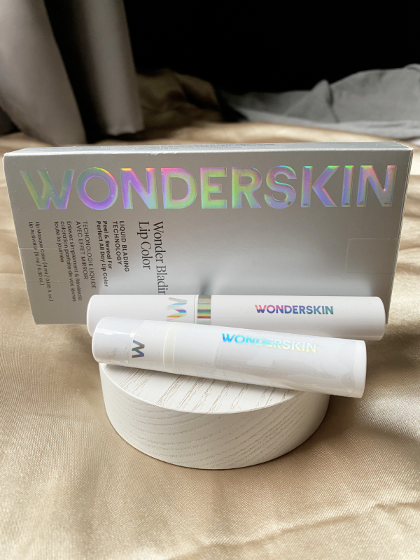 l'encre à lèvres wonderskin lip masque en teinte Bella